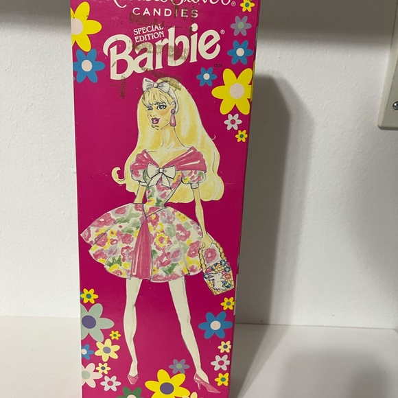 Russel Stover Easter Barbie 1996 - Picture 2 of 2